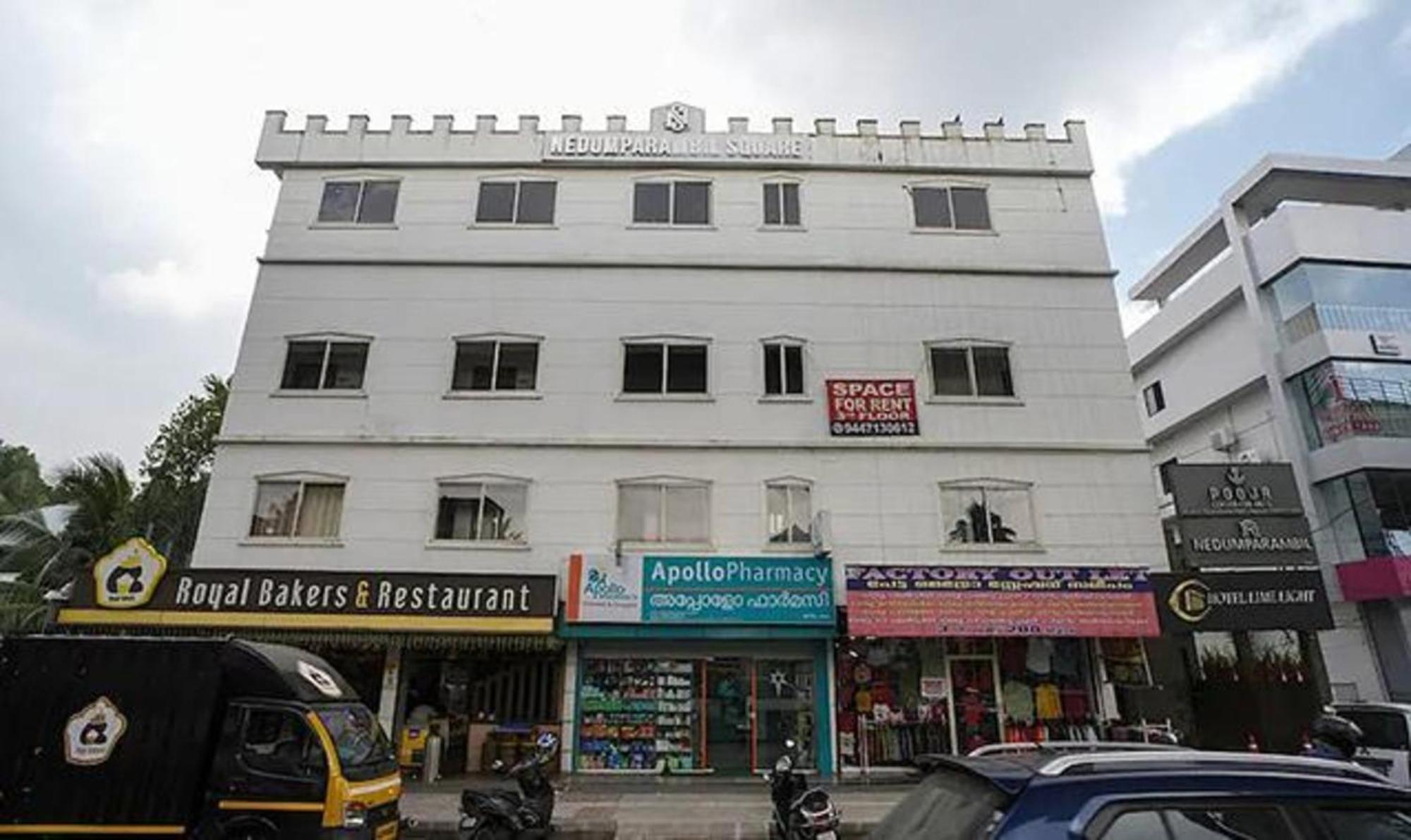 Fabhotel Lime Light Kochi Exterior photo